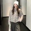 Tiro real Ligera Estilo Coreano Holgada Chaqueta de Algodón 2026 Nueva Chaqueta de Plumas Mujer Acanalada Hinchada Corta Cuello Alto Chaqueta de Algodón Ropa de Abrigo