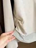 Camiseta de manga longa com retalhos listrados para mulheres, novo design de outono, estilo casual e descontraído, perfeita como uma camada interna ou base.