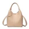 Bolso Estilo Francés 2025 con Acabado de Alta Gama, Bolso Pequeño de Cuero Suave para Mujer, Bolso Tote Versátil Nuevo, Elegante Bolso Cruzado de Cuero Suave