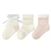 Calcetines para Niñas Estilo Primavera y Verano Malla Transpirable Calcetines Infantiles de Media Pantorrilla con Lazo Flor Color Caramelo Calcetines para Niños Clase A