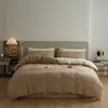 Conjunto de cama de quatro peças simples e de alta qualidade em algodão escovado, lençol e capa de edredom 100% algodão, conjunto de três peças para primavera, outono, inverno, novo modelo 2026
