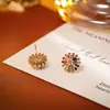 Pendientes de Fuegos Artificiales Coloridos Chapados en Oro de 24 Quilates, Pendientes Pequeños de Margaritas de Circonita, Pendientes Exquisitos de Moda de Alta Gama Dopamina para Mujeres