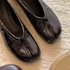 Nuevos zapatos de ballet tabi 2026~ Piel de oveja curtida vegetal corte bajo suela de cuero genuino puntera dividida en pezuña de cerdo zapatos sin cordones