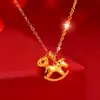 Colar Cavalo de Madeira Dourado Gelo Triturado Deslumbrante Banho de Ouro Pulseira Moeda de Pônei Corrente para Clavícula Empilhável de Alta Qualidade