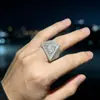 Hip hop nuevo anillo de circonita de ojo de triángulo de alto sentido tendencia de moda joyería de personalidad anillo para hombre al por mayor