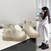 Sapatos com Forro de Fleece para Meninas, Botas Curtas Princess Martin para Crianças, Novas Botas Pretas de Couro com Solado Macio para Meninas Outono e Inverno 2026