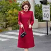 Vestido de noiva para mães, vestido de outono de manga comprida, elegante e emagrecedor, roupas para mulheres de meia-idade e idosas, vestido cheongsam para sogra