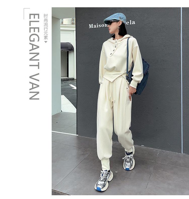 跨境淘货源分销2024秋冬季新款街头潮流减龄小个子爆款欧货网红款运动套装休闲运动气质休闲时尚流行新款秋装秋装女装时尚套装套装女装秋季套装女套装女女士运动服女装两件套套装卫衣套装休闲套装秋季套装女装时尚套装盐系休闲套装女装2024百搭设计感小众洋气欧货阿里国际站跨境采购Cross-border, shopping source, foreign trade, export, distribution 2024 fall, winter, new, street trend, explosive, European goods, network red, sportswear, leisure sports, temperament leisure, fashion popular, new autumn wear, autumn women's wear, fashion suit, women's wear, women's wear, women's wear, women's sportswear, women's two-piece, hoodie suit, casual suit, autumn suit, women's wear, Fashion suit salt department, casual suit women's dress, Ali International Station, cross-border procurement