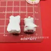 Serie de Gatitos Blancos con Temática de Comida Lindos de Dibujos Animados Accesorios de Resina DIY Pasadores Decoraciones para Fundas de Teléfono Materiales