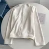 Camisa de Base de Manga Longa de Veludo Australiano com Design Irregular e Múltiplos Botões, Gola Alta Parcial, Veludo Alemão Dupla Face, Top Quente e Moderno