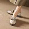 Mocasines Estilo Británico Mujer 2026 Nuevos Suela Gruesa Punta Redonda Zapatos Pequeños de Piel Hebilla Metálica con Lazo Planos Versátiles