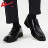 Nuevo modelo de zapatos de cuero para hombre con suelas suaves, zapatos de cuero negro para hombre, zapatos de vestir casuales, zapatos que aumentan la altura para padrinos de boda, zapatos de vestir