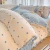 Juego de cama de cuatro piezas de terciopelo coral de leche engrosado de doble cara, ropa de cama de franela de invierno, falda de cama más gamuza, sábanas, funda de edredón