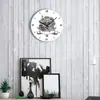Reloj de pared romano digital con patrón de calavera y rosa simple en blanco y negro, reloj de pared acrílico popular