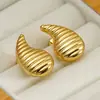 Pendientes de Botón con Diseño de Nicho Europeo y Americano de Costilla Forma de Gota de Agua para Mujer Estilo INS Moda Versátil Pendientes de Acero Inoxidable Chapado en Oro de 18 Quilates para Mujer