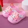 Zapatos Croc de Dibujos Animados 2026 Primavera/Verano Nuevo Estilo Transpirables Cómodos Pantuflas para Niñas Lindos Versátiles Zapatos de Playa Sandalias