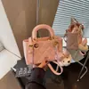 Bolsa de mão acolchoada estilo Chanel para mulheres, novo modelo 2026, bolsa transversal de luxo leve, bolsa de ombro quadrada pequena requintada de alta qualidade