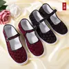 Sapatos de Tecido Novos Atacado Sapatos de Tecido Femininos Sapatos de Tecido para Mães de Meia-idade e Idosos 2026 Outono Novo Estilo Sapatos de Tecido Planos Confortáveis