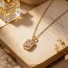 Colar feminino de luxo leve estilo francês, com franja de diamantes inteiros em V, pequeno quadrado com microincrustação de diamantes, corrente de clavícula requintada, ultrabrilhante, moderna, de alto valor