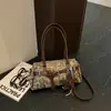 Bolsa de Axila de Pelúcia Camurça Retrô Nicho Francês Bolsa Fosca Bolsa de Mão Nova Grande Capacidade Versátil para o Dia a Dia Bolsa de Ombro
