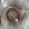 Goma para el pelo de seda brillante con perla individual vintage, sujetador de coleta de alta elasticidad, accesorio simple para el cabello, nuevo accesorio para el cabello