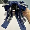 Pinza para Cola de Caballo con Lazo de Cuadros y Letra, Opciones Multicolor, Accesorio de Moda Versátil para el Cabello para Mujeres, Nuevo Producto Primavera 2026