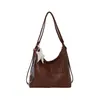 Mochila de Couro Macio Estilo Coreano com Retalhos e Padrão Trançado Nova Bolsa Tote Feminina de Grande Capacidade para o Dia a Dia Crossbody