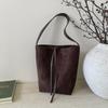 Bolso de Hombro tipo Tote Grande de Gamuza Hueca Estilo Perezoso Coreano para Mujer 2026 Nuevo Retro