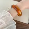 Pulseira Retrô de Resina com Formato Especial Maillard Manchadada Pulseira de Design Transfronteiriço Europeu e Americano de Alto Padrão Joia de Mão Elegante e da Moda