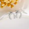 Pendientes Minimalistas de Diseño de Nicho en Forma de U con Diamantes Completos de Acero de Titanio Personalidad Simples Ins Tendencia Pendientes de Acero de Titanio Versátiles Que No Se Desvanecen
