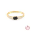 Anel de Prata Esterlina S925 Quadrado com Diamante Negro Luxo Leve Tendência Europeia e Americana Joias Quentes Venda Rápida Estilo Coreano Anel Personalizado para Celebridade da Internet