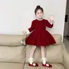 Vestido Espeso de Terciopelo con Brillo de Pedrería para Niña Estilo Invierno 2025 Vestido de Princesa Voluminoso con Cuello de Perlas para Niña Pequeña