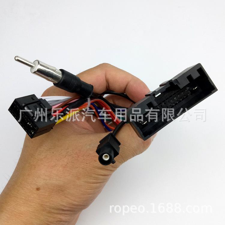 13款福克斯低配大屏机线+天线-R3