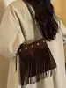 Shuai Mi Jia Bolso Pequeño Cuadrado Retro Francés con Borlas para Commuter para Mujer 2026 Nuevo Bolso de Hombro Único Cruzado con Borlas de Alto Valor