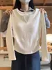Camiseta de manga larga con cuello en V de algodón puro para mujer, nueva colección de otoño 2026, corte de hombro regular, estiliza, elegante y perfecta como capa interior o top básico.