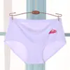 Calcinha Feminina Fina de Seda de Gelo Estilo Japonês, Cintura Média Respirável Sem Costura Sexy com Estampa de Lábios