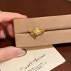 Anillo Abierto Floral Estilo Medieval para Mujer, Diseño Único de Nicho, Anillo para Dedo Índice, Lujo Ligero, Sensación de Alta Gama, Anillo Exquisito