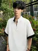 Camiseta Masculina de Verão de Manga Curta com Bloqueio de Cores, Meio Zíper, Gola Alta, Estilo Americano, Alta Qualidade, Direto da Fábrica