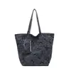 Bolsa Tote Versátil de Camelia de Gran Capacidad para Mujer Moda Verano 2025 Versátil Doble Cara Casual Bolso de Hombro Axila