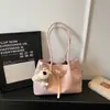 Bolso de Hombro Único de Nicho para Mujer Modelo Nuevo 2026 con Acabado de Alta Gama, Adecuado para el Trabajo y los Viajes Diarios, Bolso Tote de Moda y Versátil