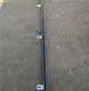 Canal de acero al carbono en forma de U empotrado canal de acero borde de vidrio cubierto pista de vidrio sin marco ranura de valla ranura de barandilla escaleras de edificio rojas