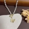 Luxo Leve, Simples e Elegante Colar de Pérolas Camélia, Pingente Floral Fresco e Estiloso, Corrente Versátil para Clavícula