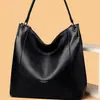 Bolsa Feminina Estilo Novo Outono 2026 Crossbody de Couro Macio Grande Capacidade Bolsa para Mãe Bolsa de Ombro Único Transversal Fashion