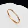 Pulseira de Aço Titânio com Diamantes Redondos Design de Nicho de Alta Qualidade Joias Estilo Frio Simples Estilo Coreano Personalidade