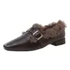 Zapatos Mary Jane para Mujer 2025 Otoño e Invierno Nuevos Tacón Grueso Hebilla de Cinturón Zapatos de Piel con Adorno de Pelo para Falda Una Pierna Elegantes Pequeños Zapatos de Cuero