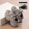 Tênis Esportivos para Meninas 2025 Primavera & Outono Novos Sapatos para Meninos Sapatos de Papai Infantis Malha Respirável Casual Tênis de Corrida