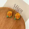 Pendientes de botón de rosa amarilla 3D 2026 Nuevo Estilo Caliente Pendientes de Alto Diseño Sentido Pendientes Nicho Temperamento Accesorios de Pendientes de Moda