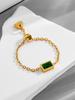 Moda Europea y Americana Elegante Anillo de Diamante Cuadrado Verde Diseño Nicho Retro Acero Titanio Cadena de Dedo Otoño e Invierno para Mujer en stock