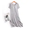 Pijama de Verano para Mujer TikTok Mismo Modal Rayado con Almohadilla en el Pecho Taza Manga Corta Falda Hasta la Rodilla Holgado Espalda Hermosa