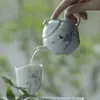 Tetera Qingji pintada a mano en azul y blanco con urraca y Dengzhi, juego de té kung fu, color de bajo vidriado literati, filtro de agujero de bola, tetera de mano para el hogar